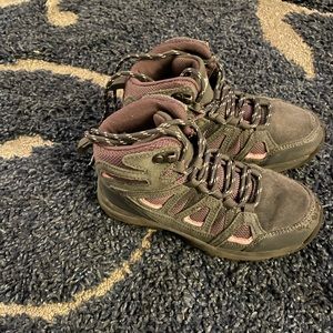 Hiking boots, size 13, only worn once.